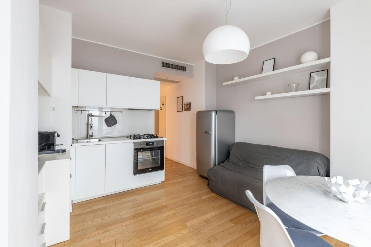 Easylife - Sofisticato Monolocale Con Terrazzino Nel Cuore Di Porta Venezia ミラノ エクステリア 写真